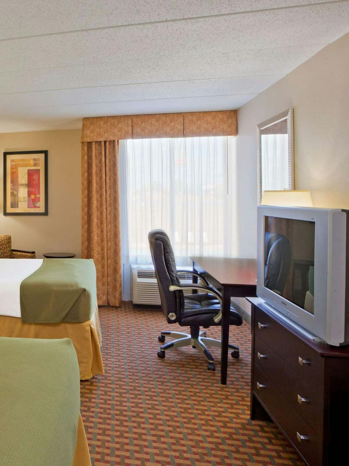 Hotel Holiday Inn Express Woodstock photo 2