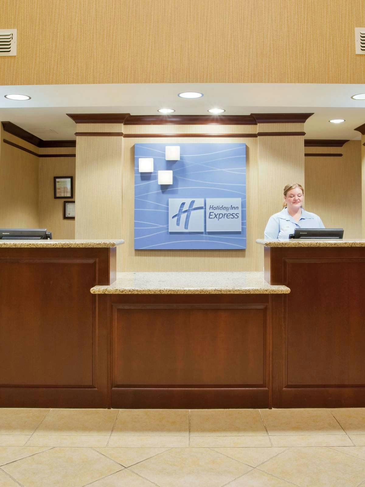 Hotel Holiday Inn Express Yreka photo 4