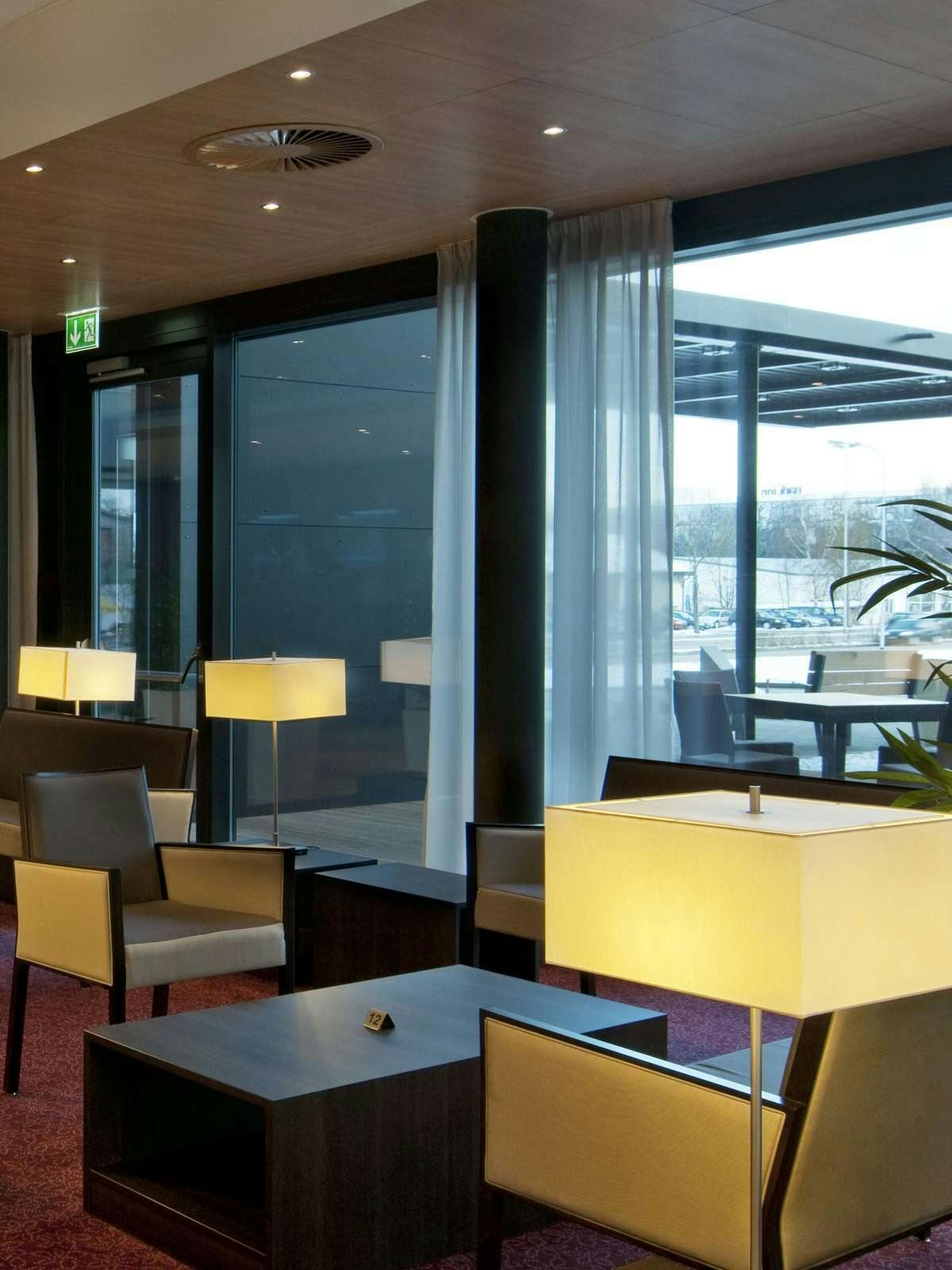 Hotel Holiday Inn Express Zürich Airport photo 5