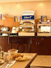 Hotel Holiday Inn Express Whitby Oshawa photo 3