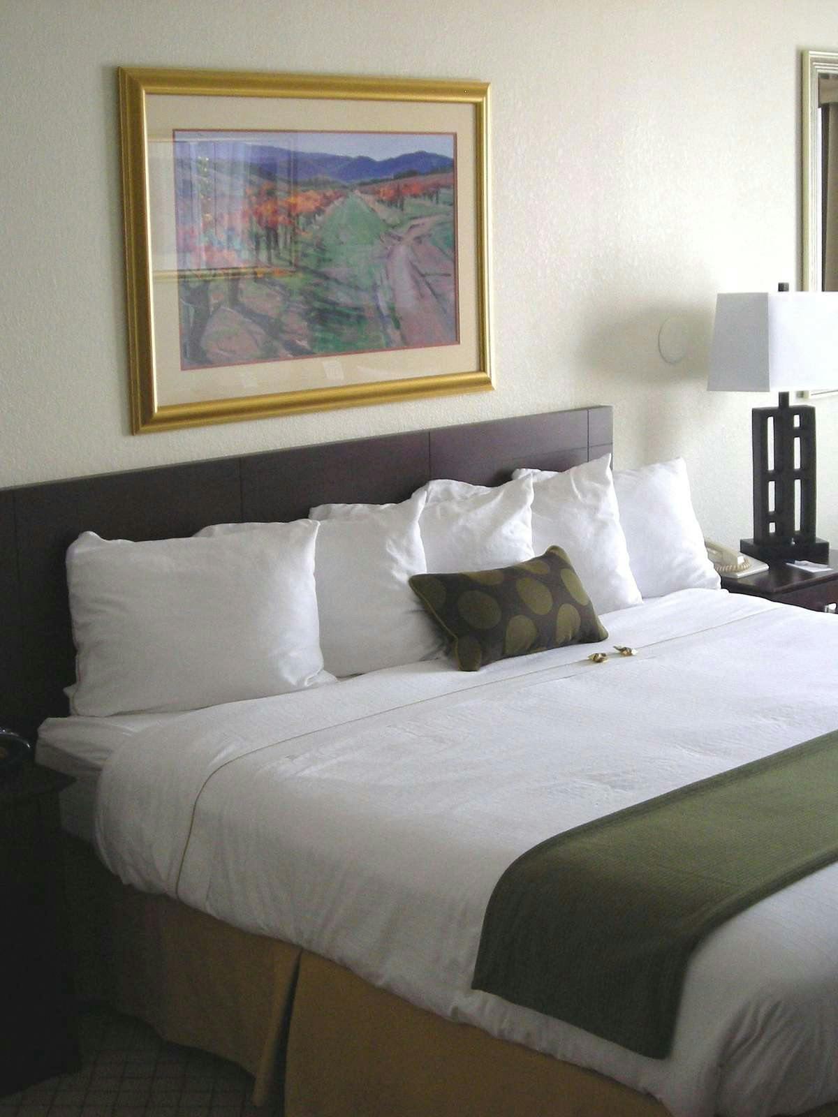 Hotel Holiday Inn Express Wilkesboro photo 1