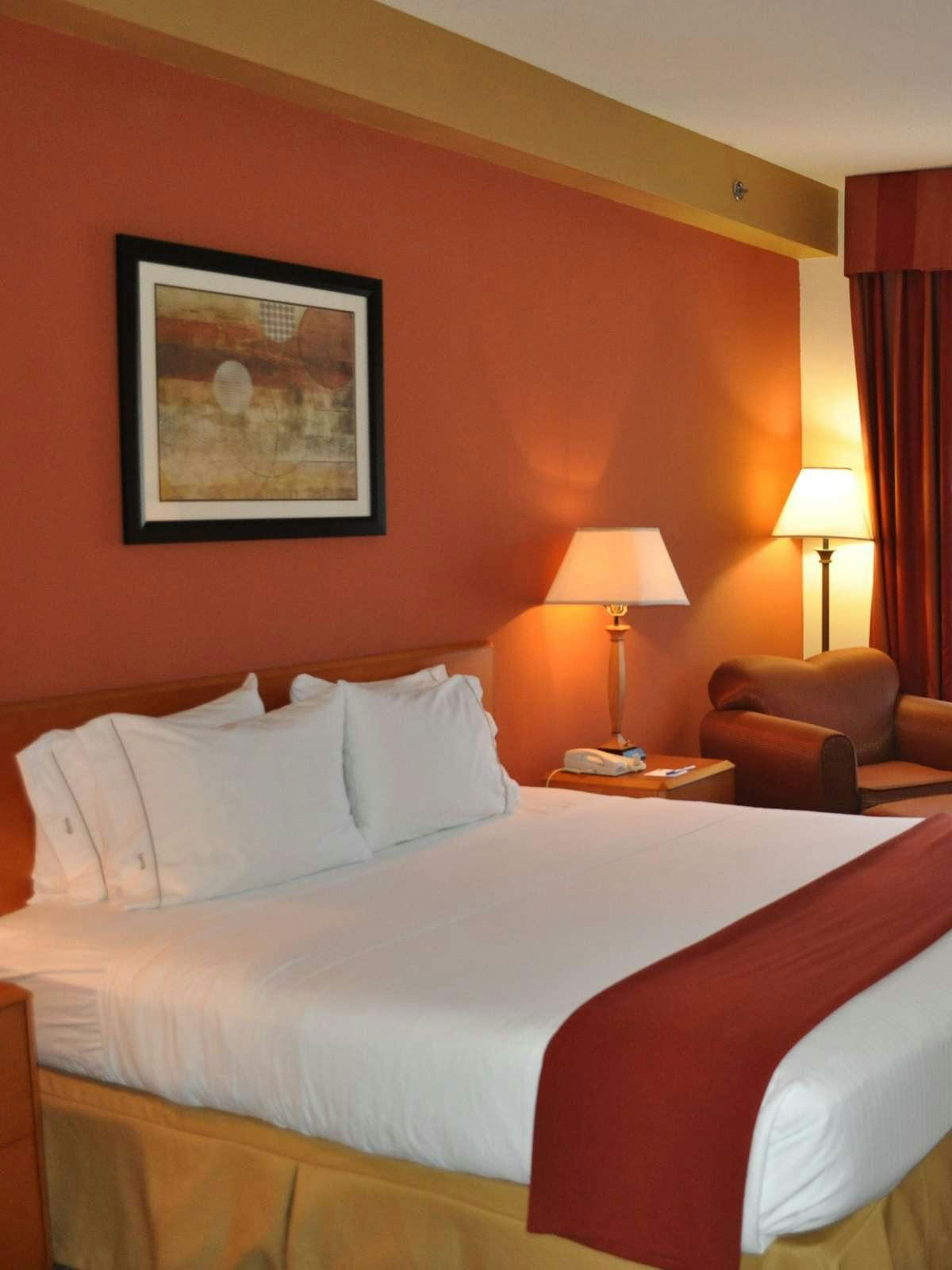 Hotel Holiday Inn Express Williamston photo 1