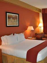 Hotel Holiday Inn Express Williamston photo 1