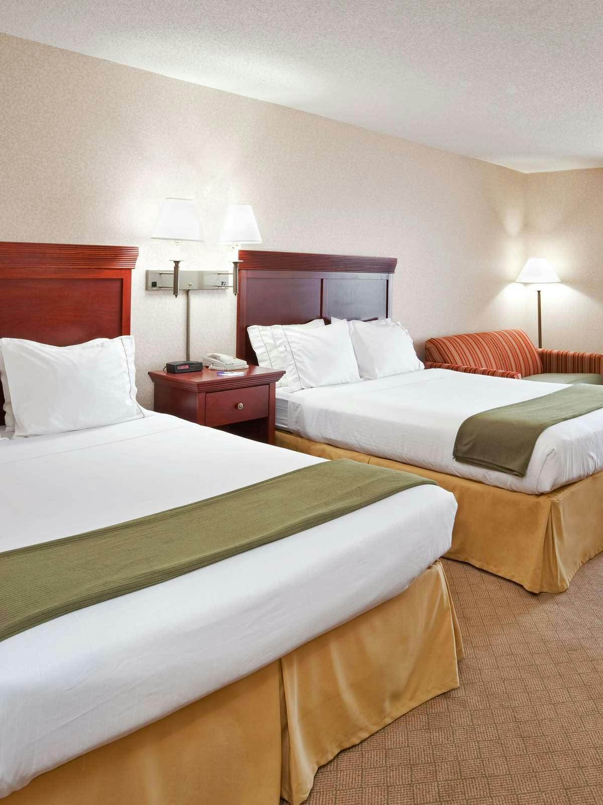 Hotel Holiday Inn Express Wilmington photo 1