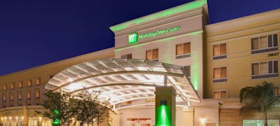 Holiday Inn Hotel & Suites Bakersfield