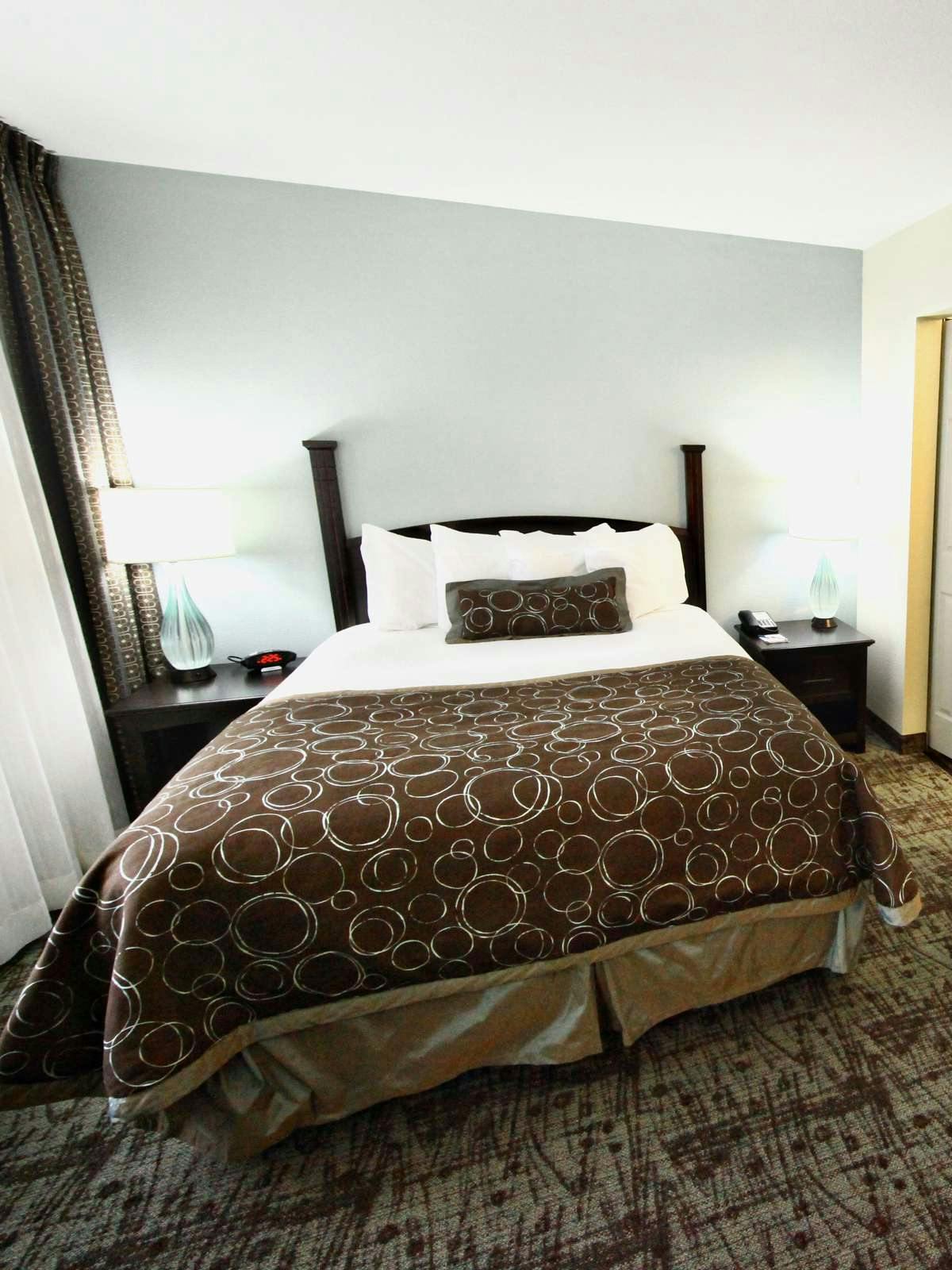 Hotel Staybridge Suites Minot photo 1