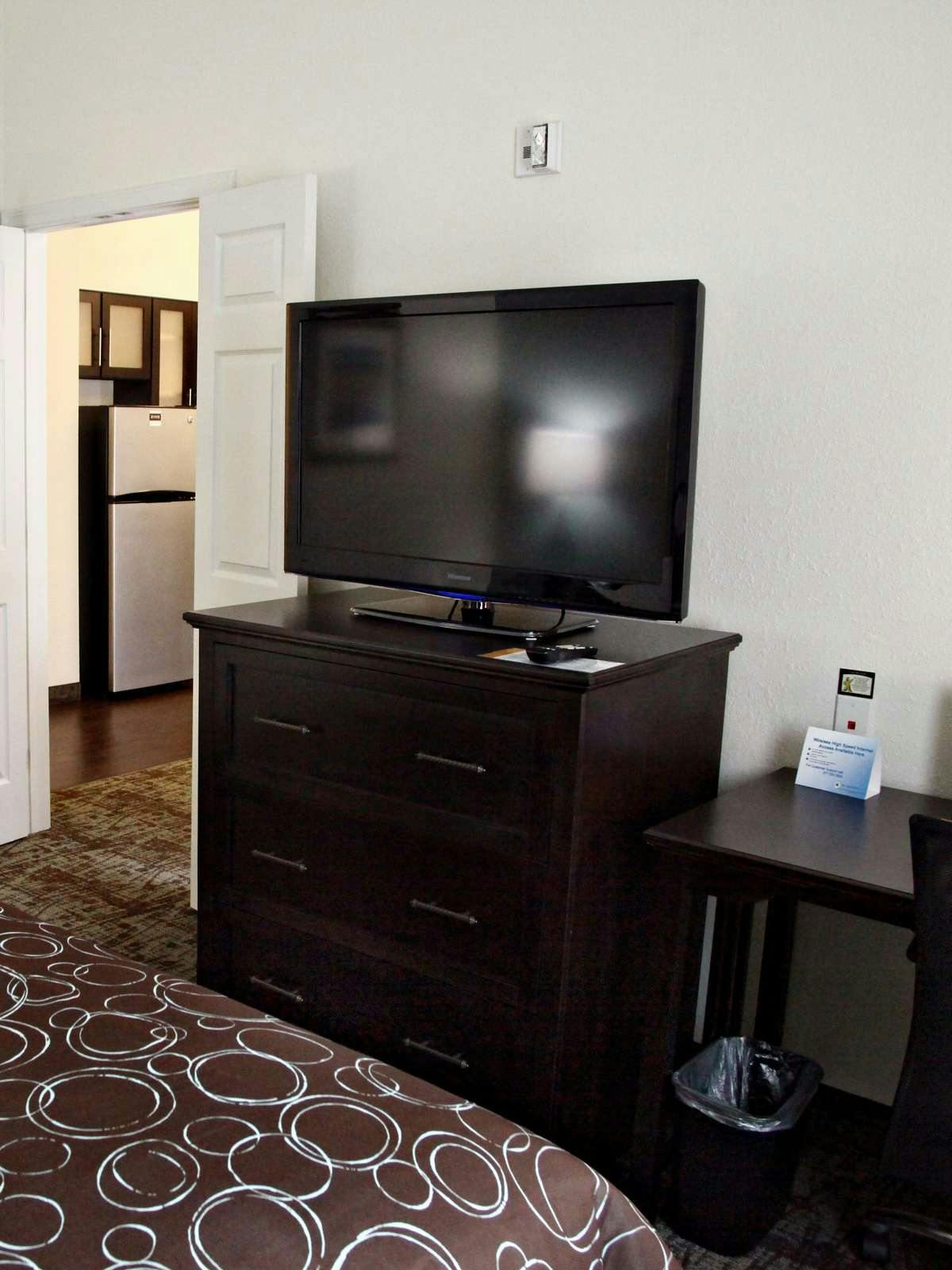 Hotel Staybridge Suites Minot photo 3