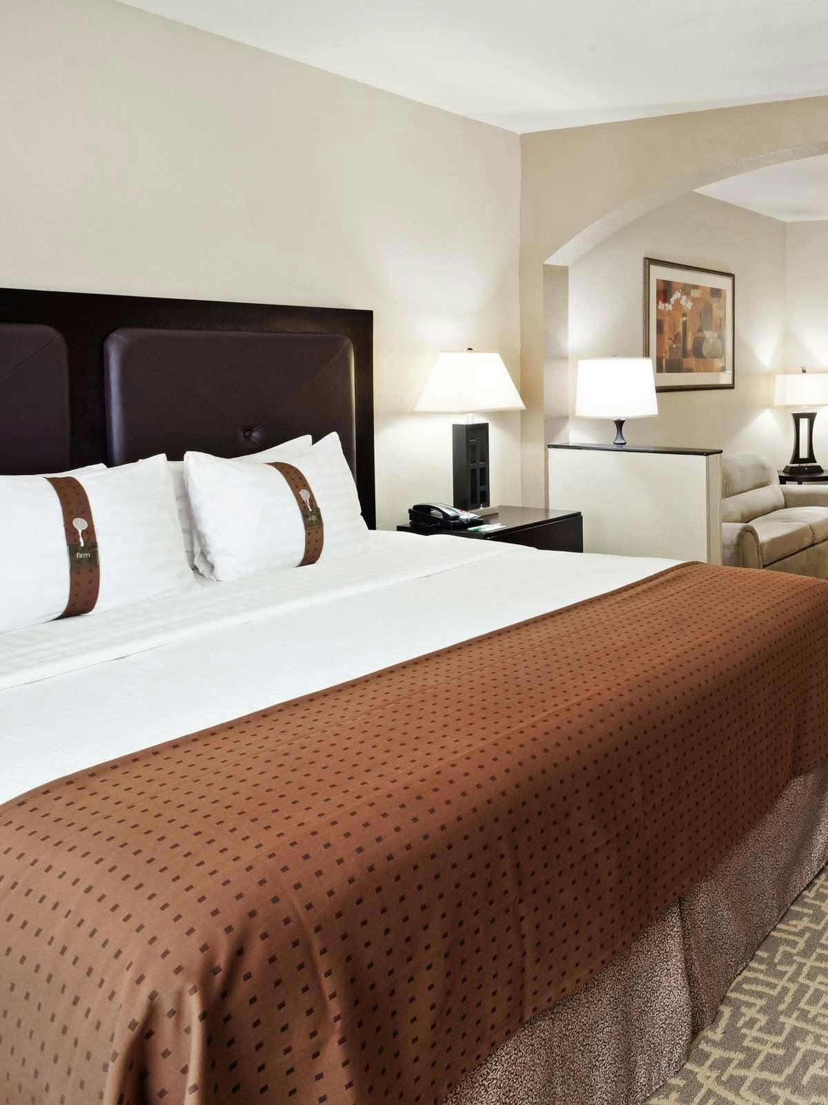 Hotel Holiday Inn Hotel & Suites Beaufort photo 1