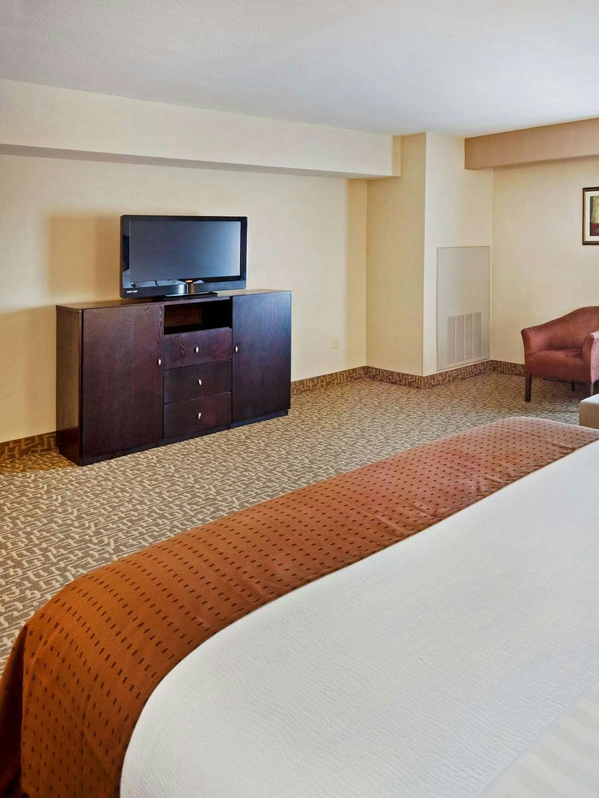 Hotel Holiday Inn Hotel & Suites Beaufort photo 2