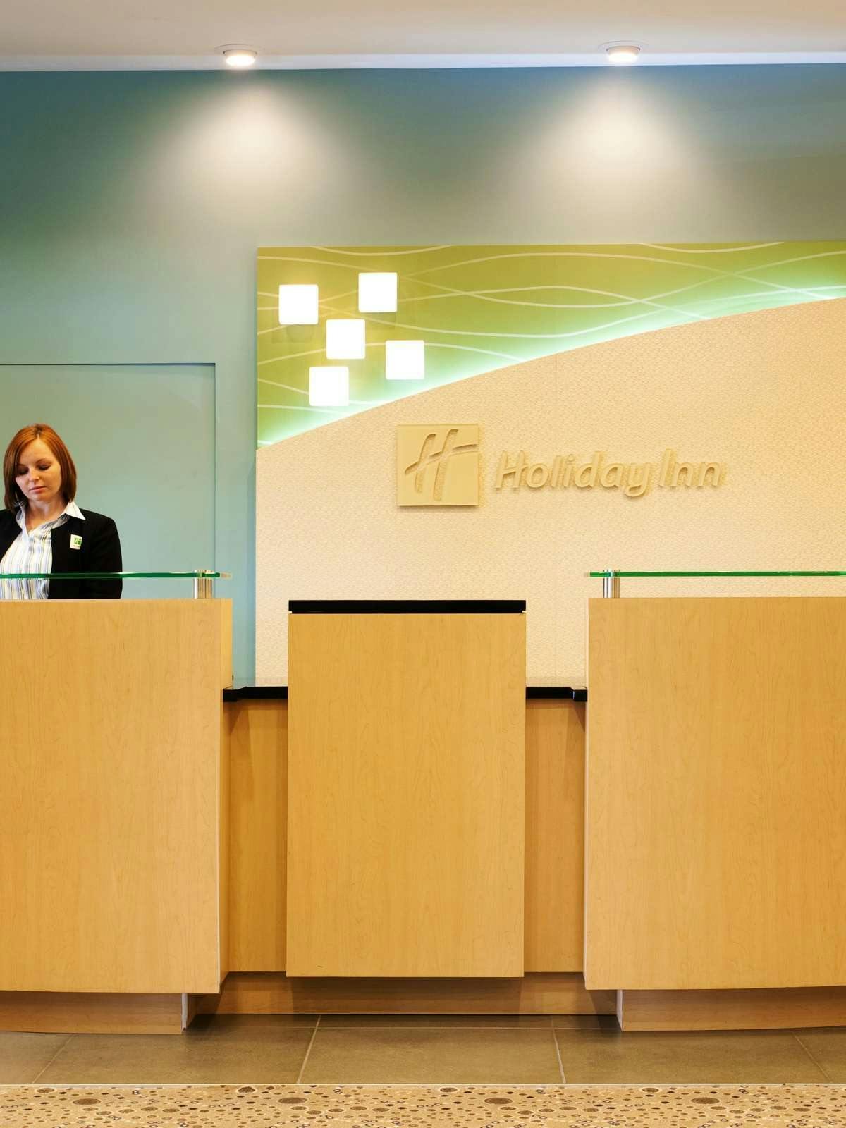 Hotel Holiday Inn Hotel & Suites Bloomington Airport photo 2