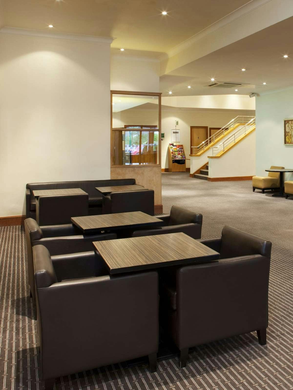 Hotel Holiday Inn Gloucester Cheltenham photo 2