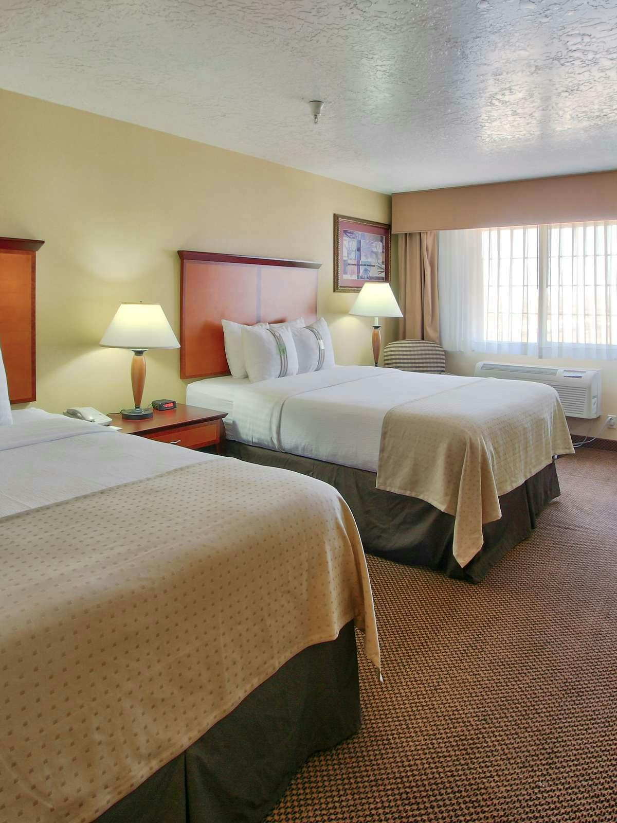 Hotel Holiday Inn Hotel & Suites Albuquerque Airport photo 1