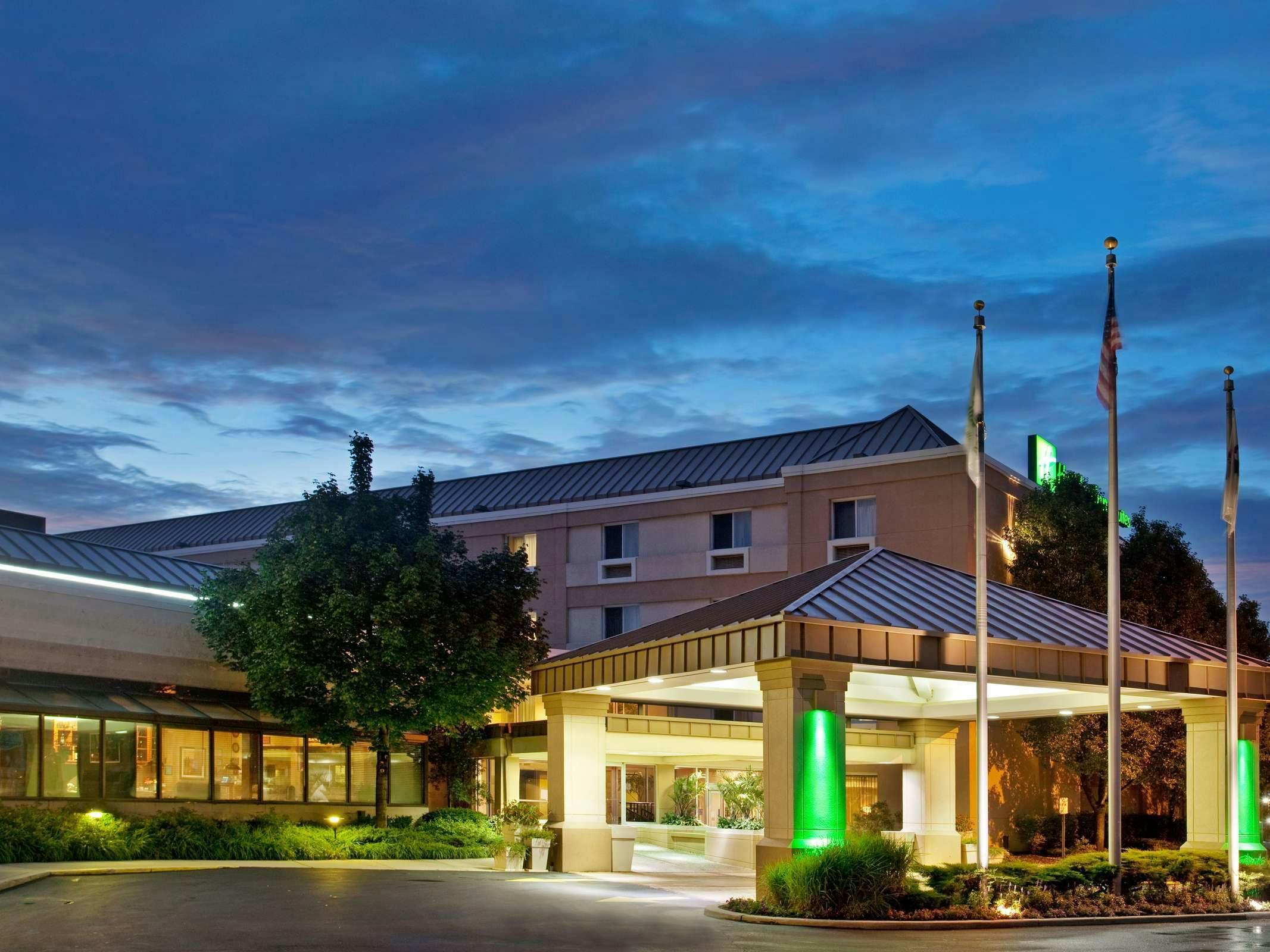Holiday Inn Hotel & Suites Carol Stream