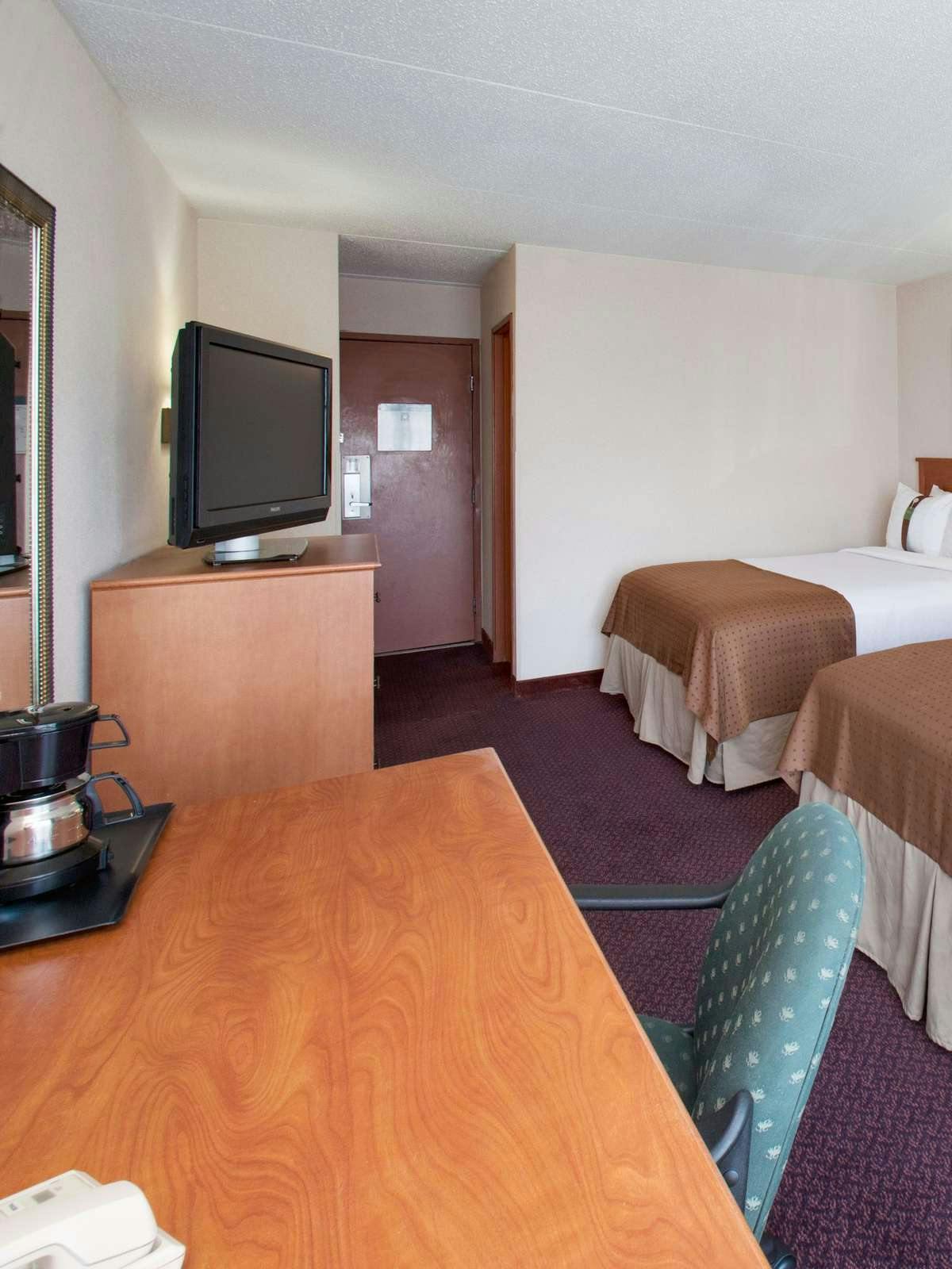 Hotel Holiday Inn Hotel & Suites Des Moines NW photo 2
