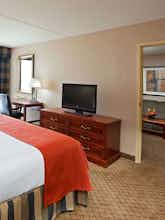 Hotel Holiday Inn & Suites Cincinnati-Eastgate (I-275e) photo 2