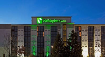 Holiday Inn & Suites Cincinnati-Eastgate (I-275e)