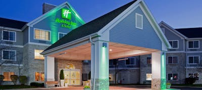 Holiday Inn Hotel & Suites Milwaukee Airport