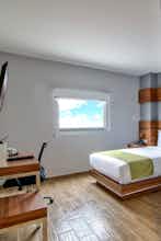 Hotel Sleep Inn Tijuana photo 3