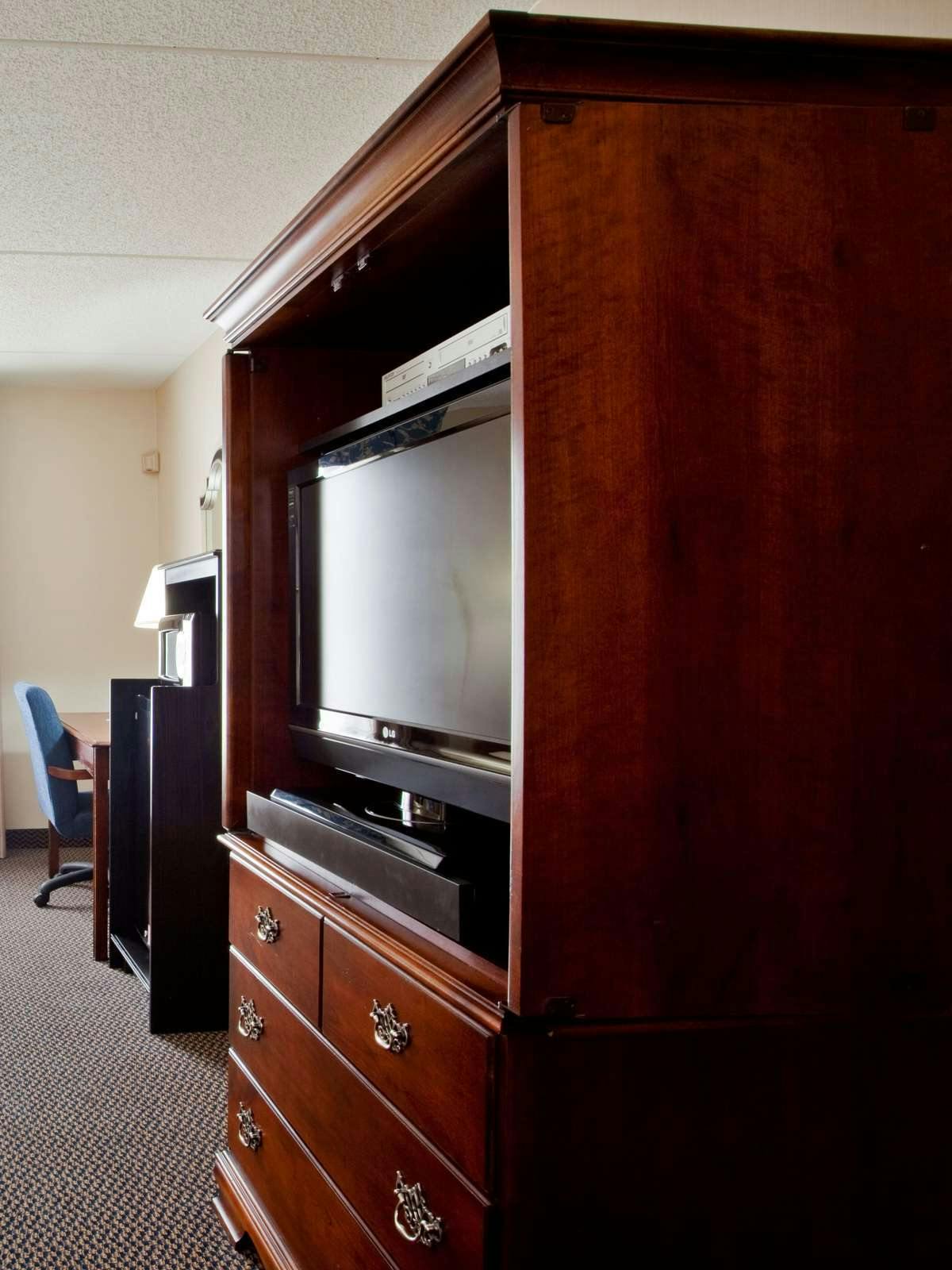 Hotel Holiday Inn Express & Suites Newport News photo 2