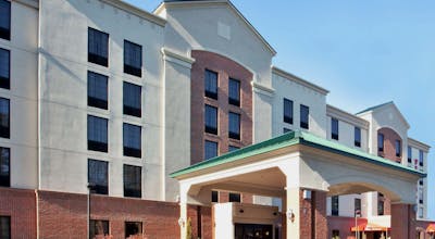 Holiday Inn Express & Suites Newport News