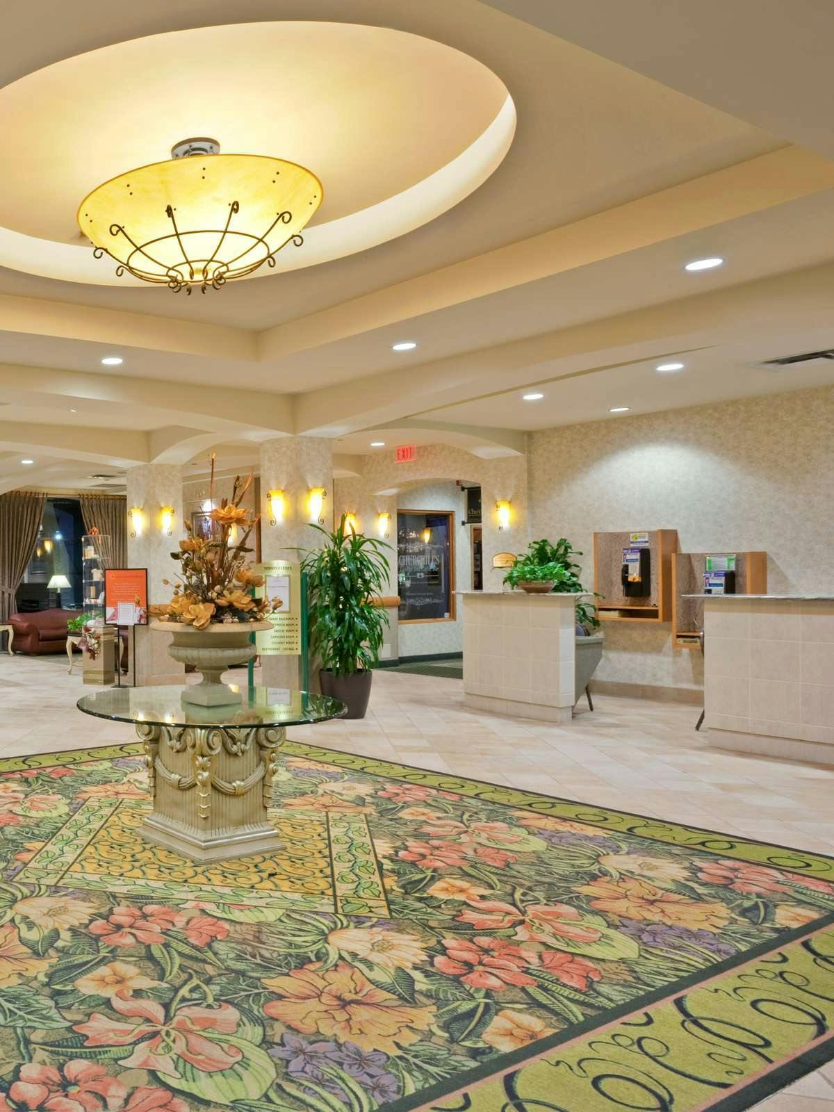 Hotel Holiday Inn Hotel & Suites North Vancouver photo 4