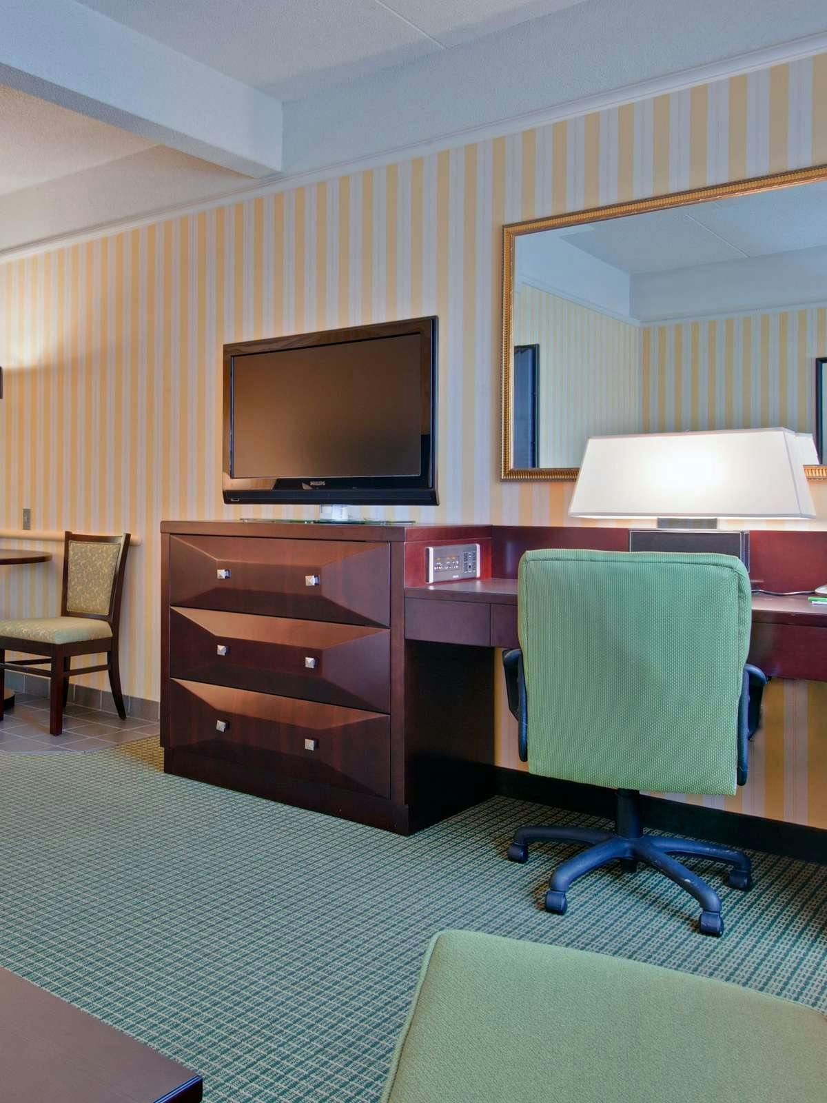 Hotel Holiday Inn Hotel & Suites Windsor photo 2