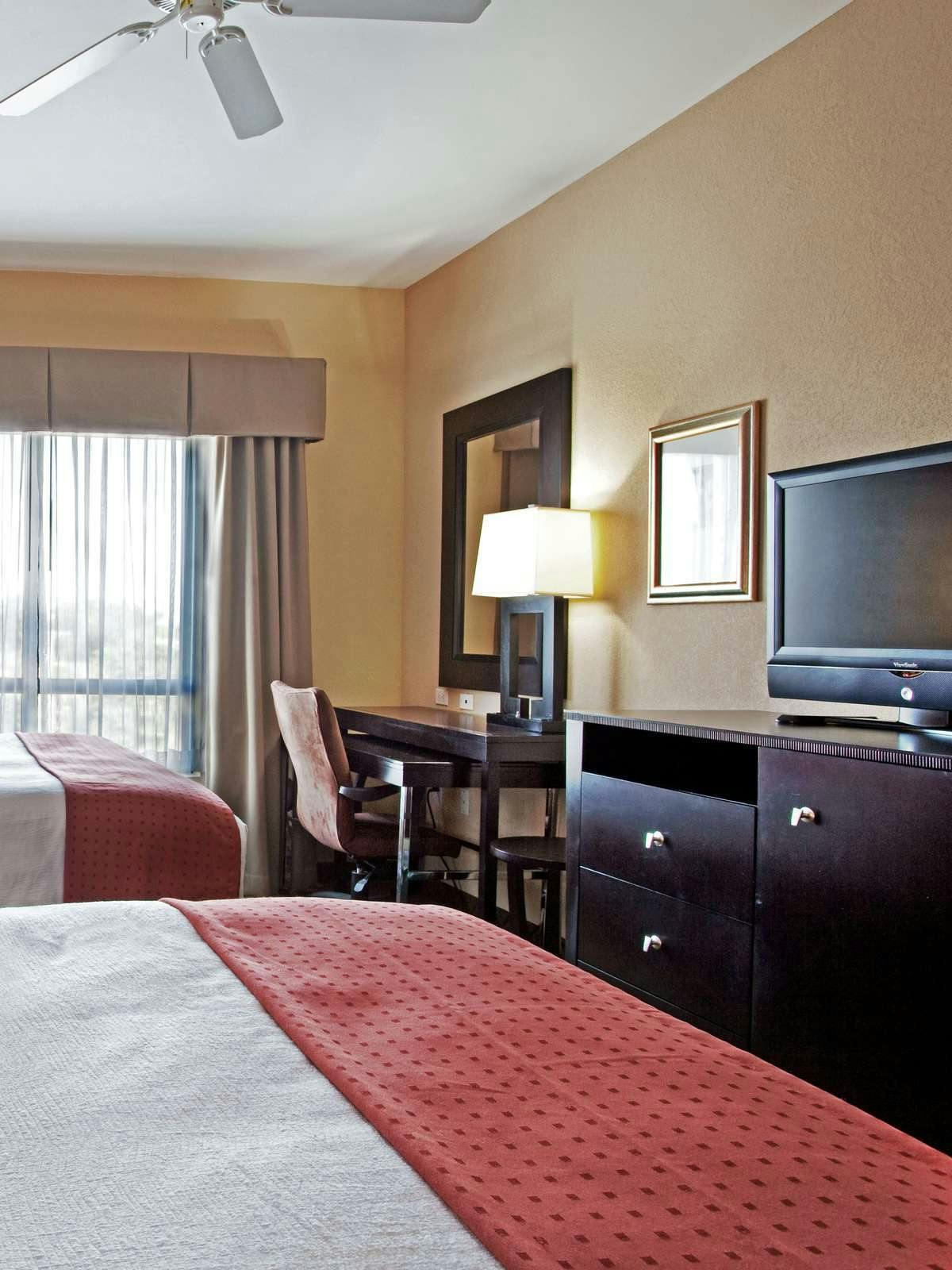 Hotel Holiday Inn Houma photo 2