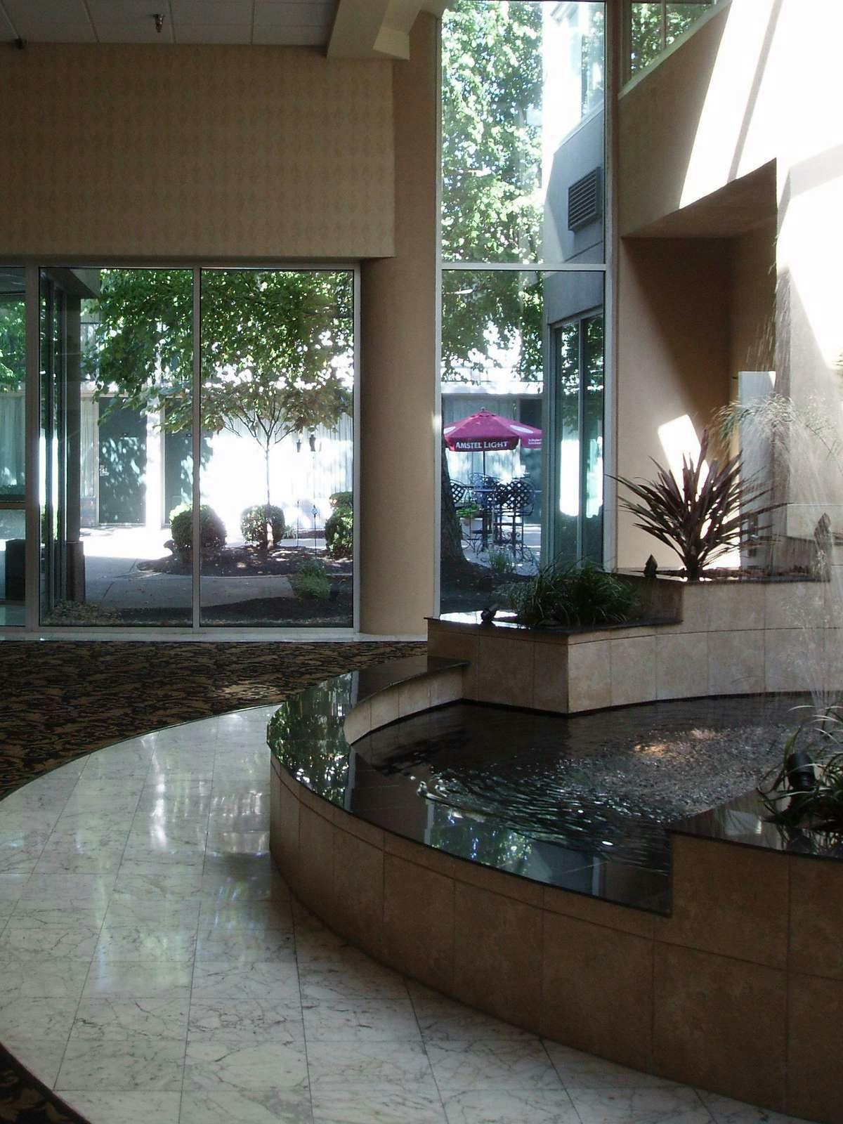 Hotel Holiday Inn Louisville East Hurstbourne photo 3