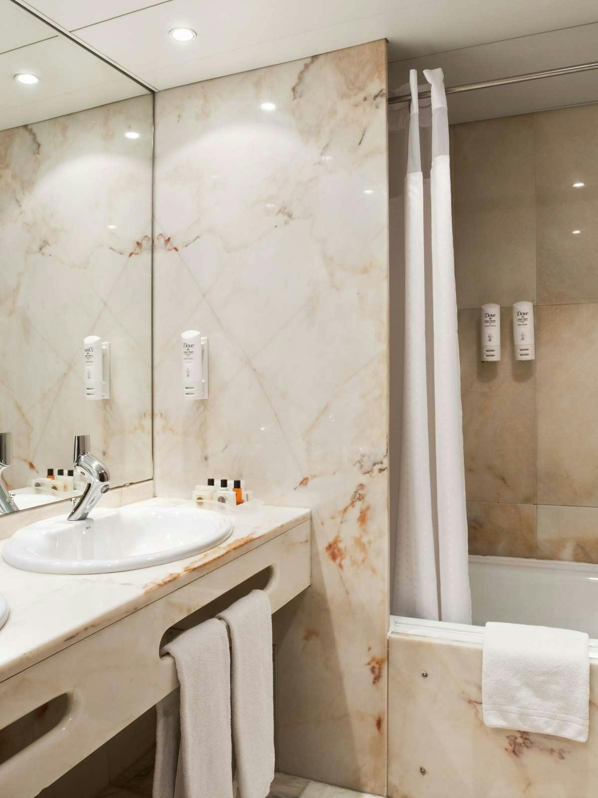 Hotel Holiday Inn Lisbon Continental photo 2