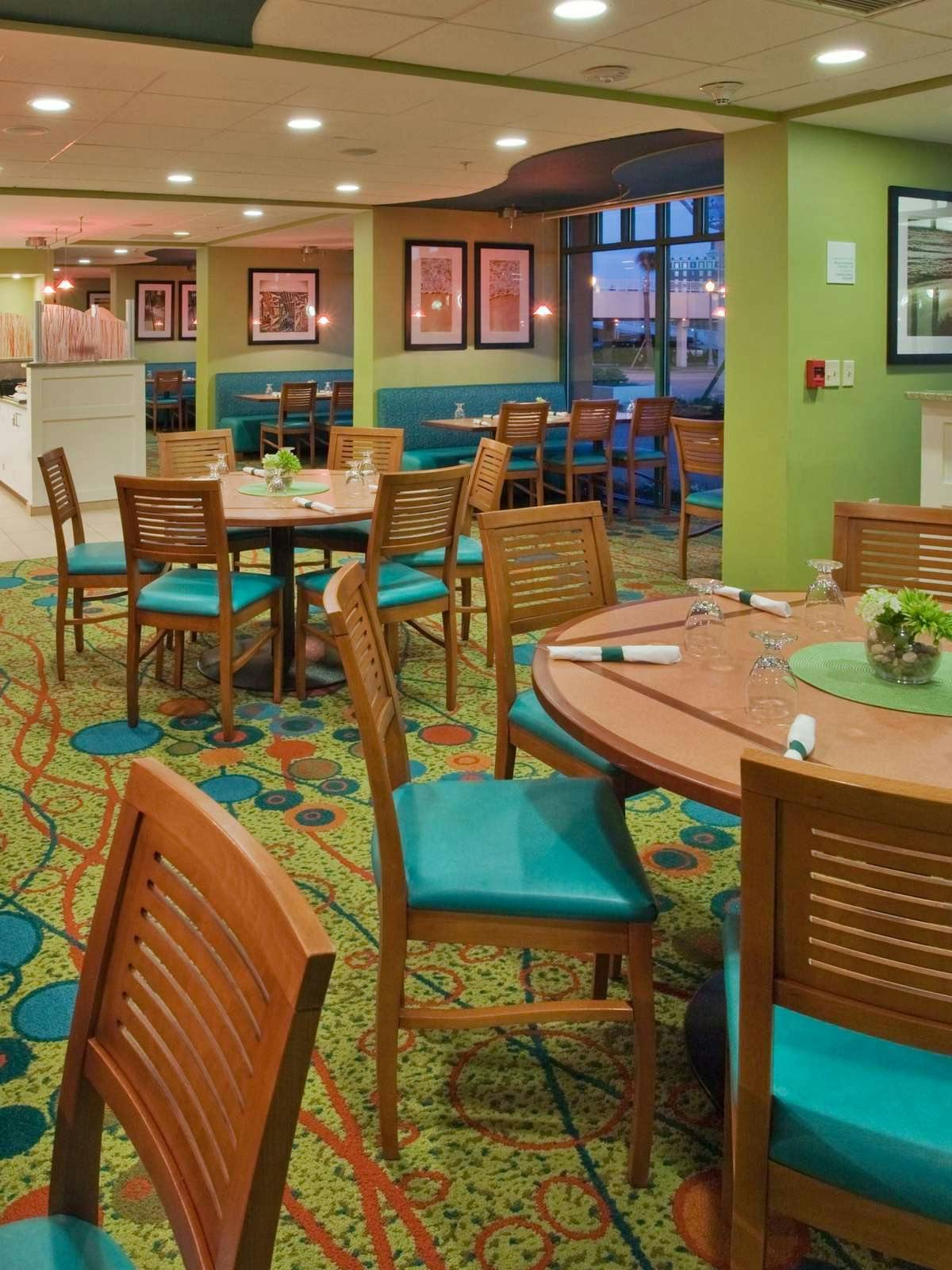 Hotel Holiday Inn & Suites Virginia Beach - North Beach, an IHG Hotel photo 4