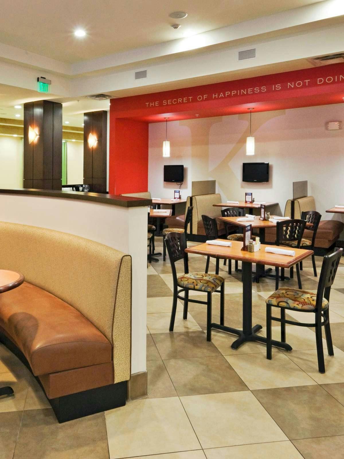 Hotel Holiday Inn Hotel & Suites Waco Northwest photo 4