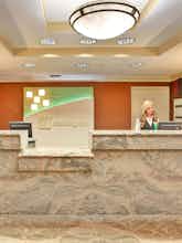 Hotel Holiday Inn Hotel & Suites Warren photo 3