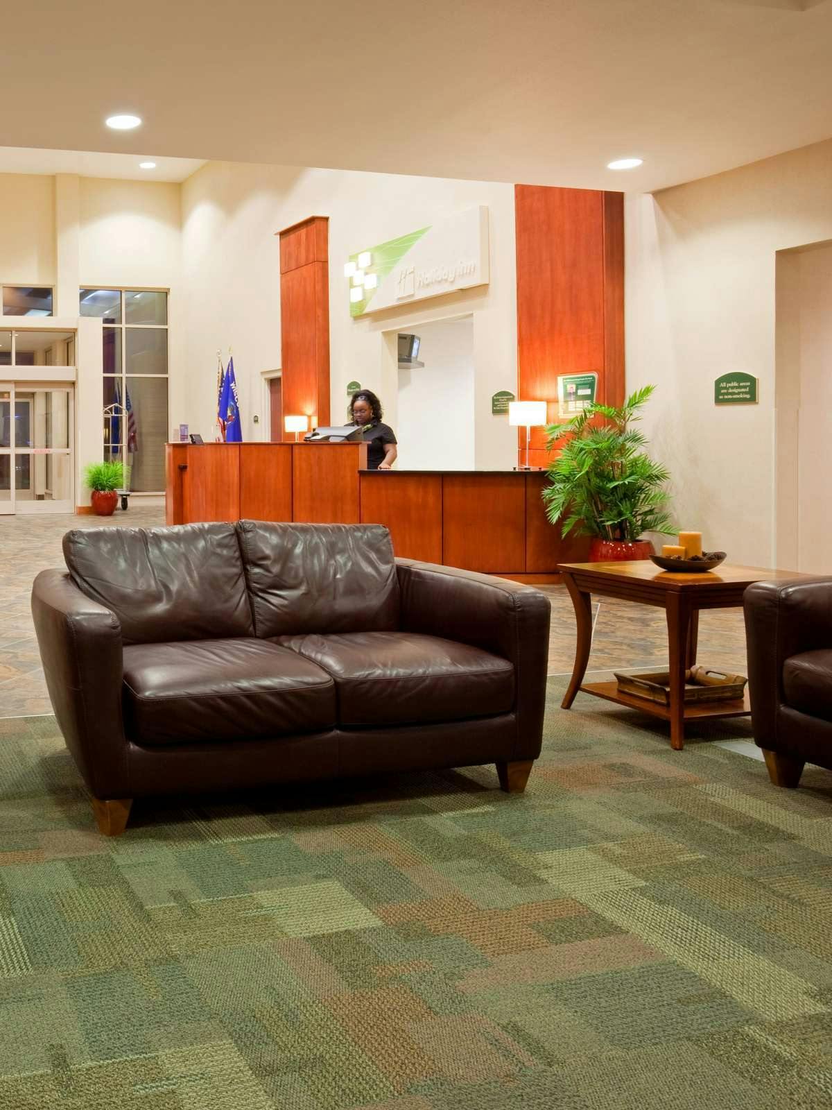 Hotel Holiday Inn Madison At The American Center photo 4