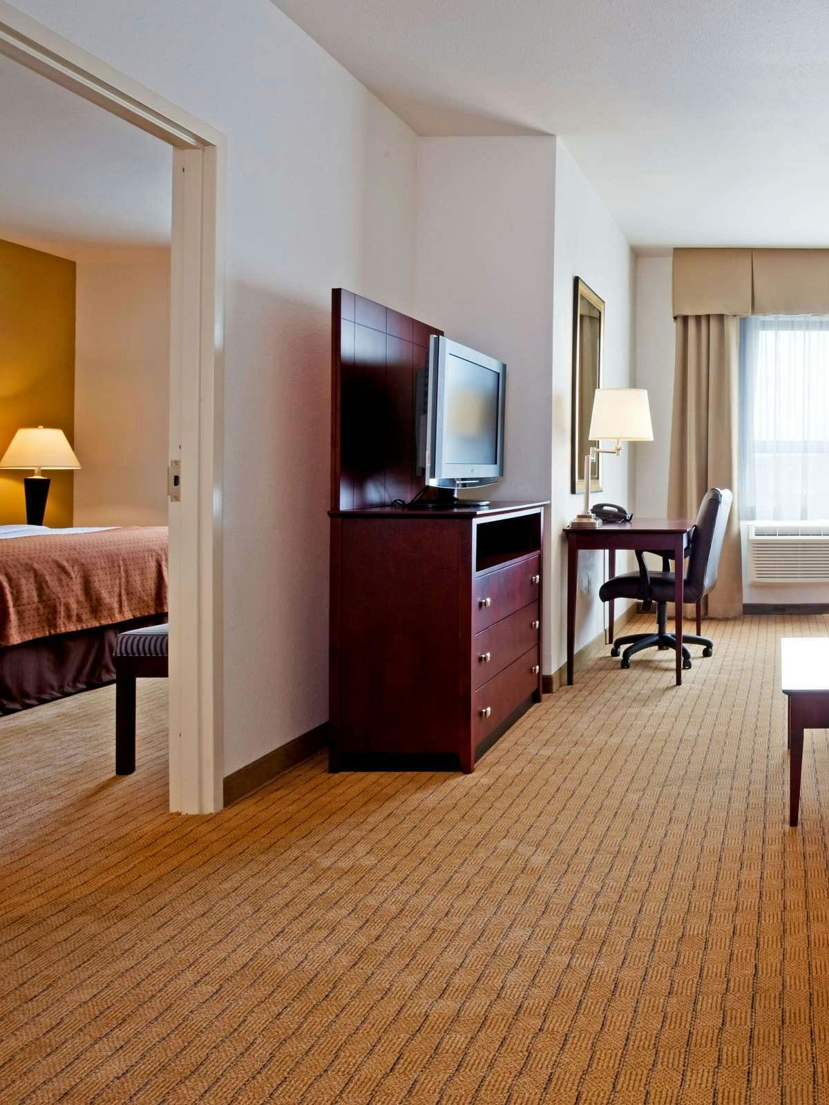 Hotel Holiday Inn Madison At The American Center photo 2