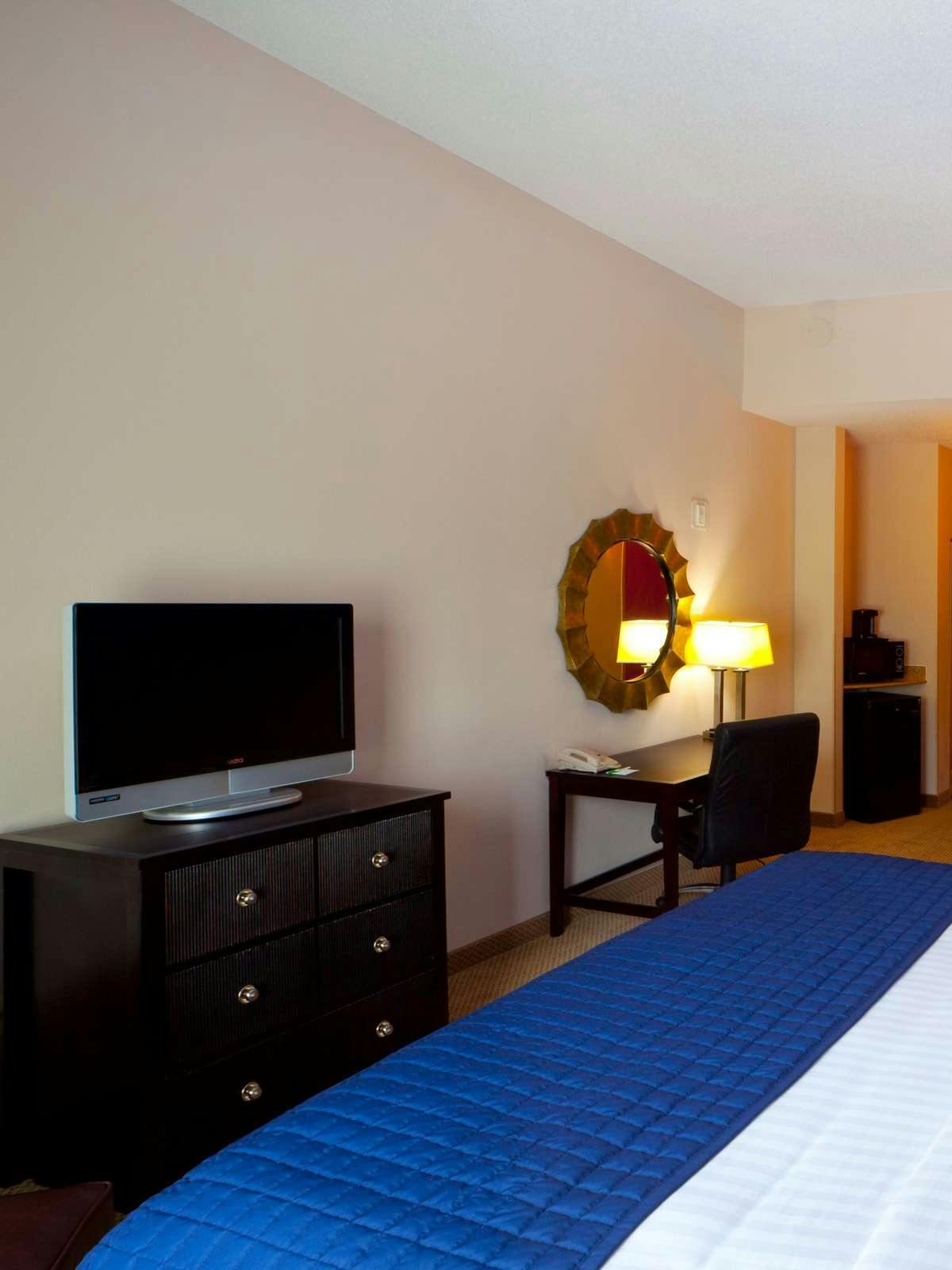 Hotel Holiday Inn Manassas Battlefield photo 2