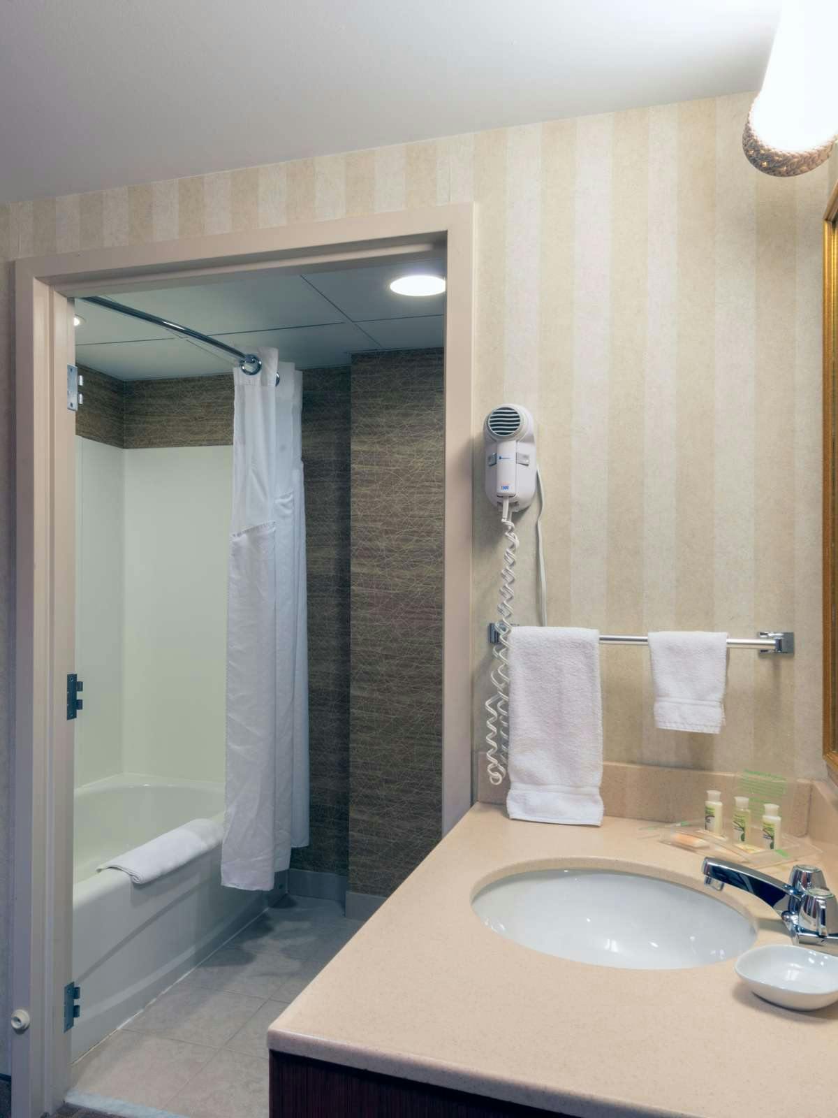 Hotel Holiday Inn Manchester Airport photo 3