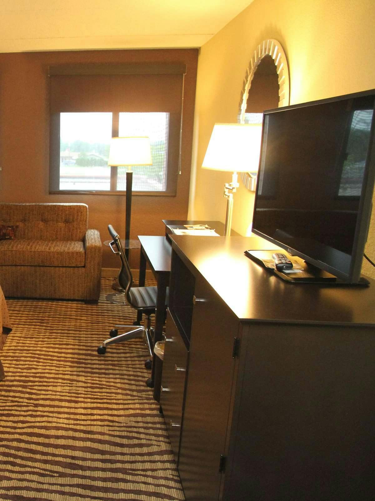 Hotel Holiday Inn Manitowoc photo 2