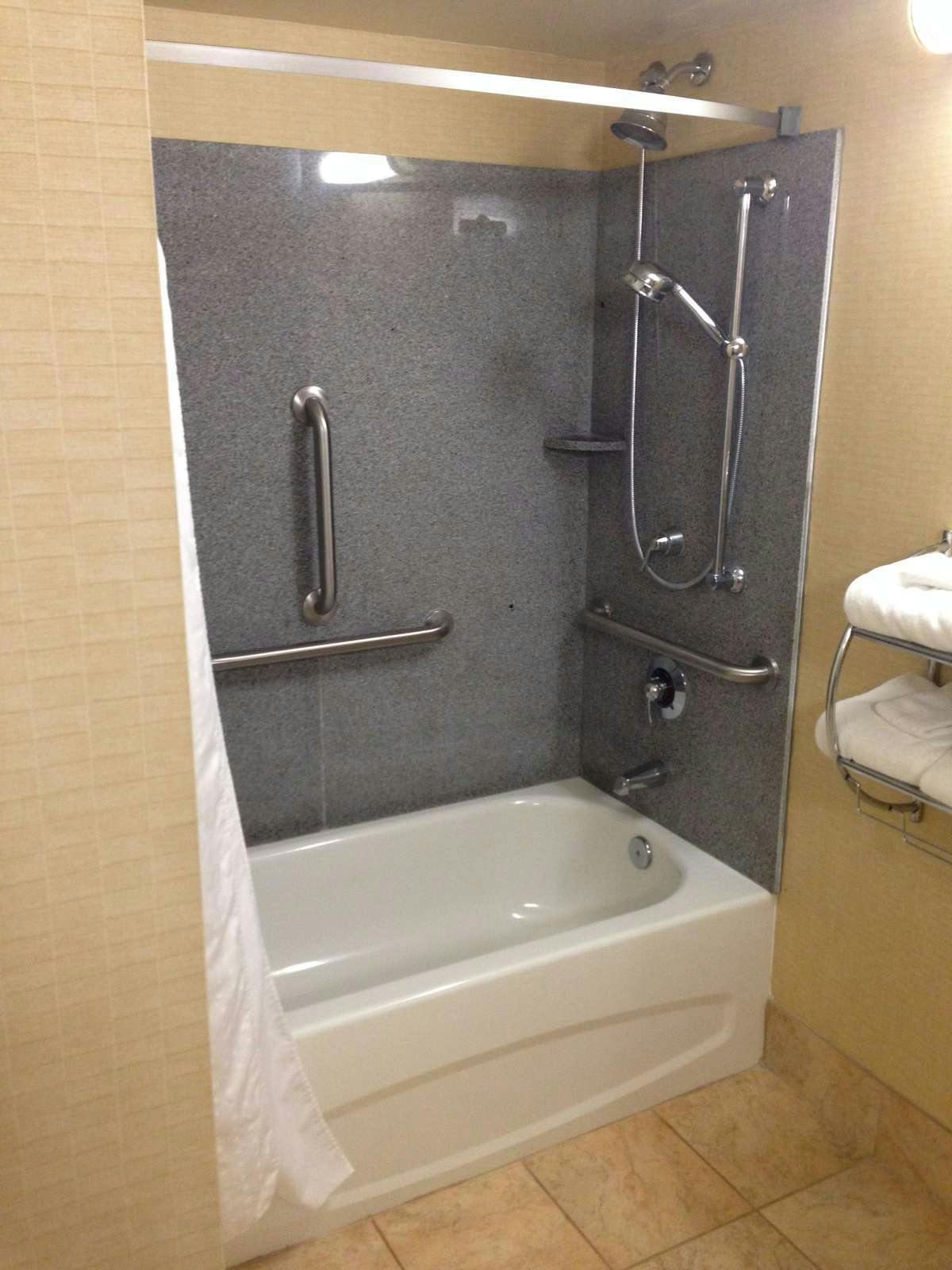 Hotel Holiday Inn Martinsburg photo 3