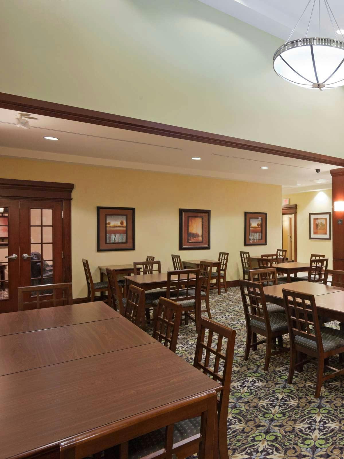 Hotel Staybridge Suites Guelph photo 5