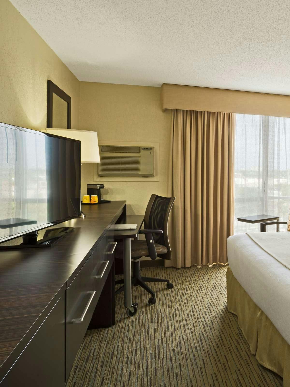 Hotel Holiday Inn Miami International Airport photo 3