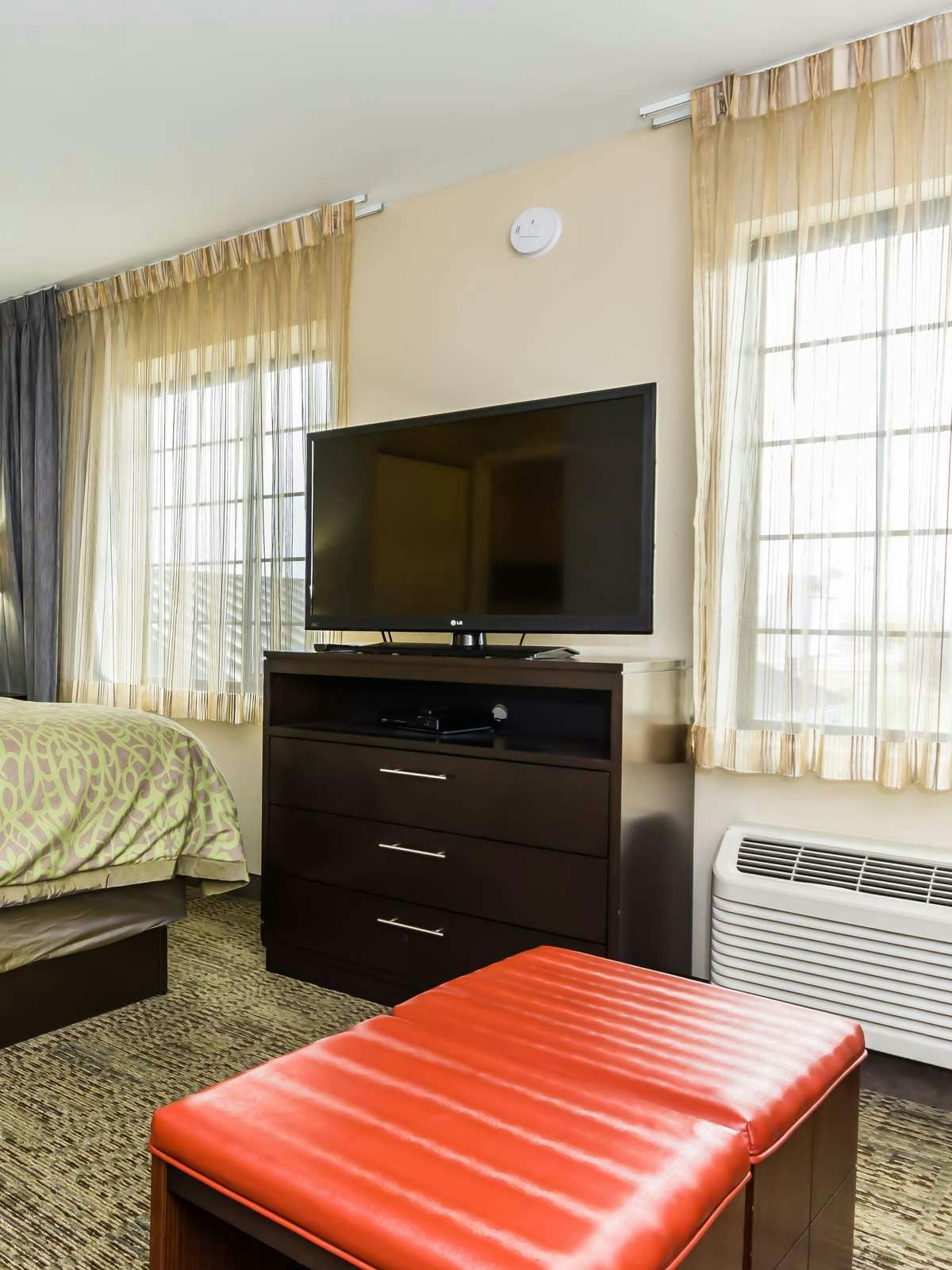 Hotel Staybridge Suites Grand Forks photo 3