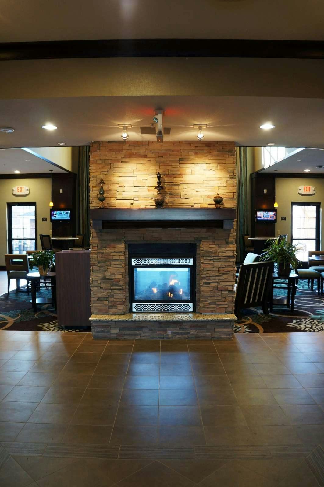 Hotel Staybridge Suites Bismarck photo 4