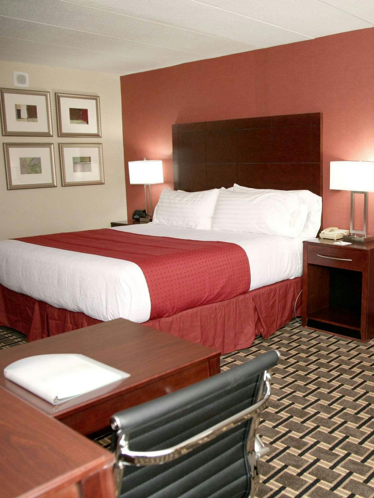 Hotel Holiday Inn New London photo 1