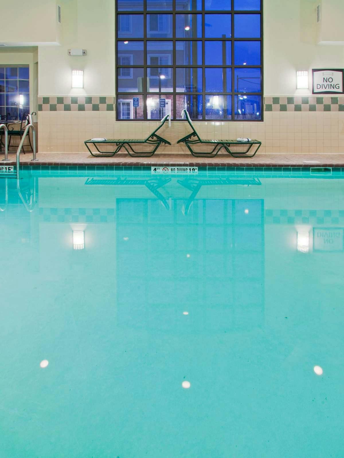 Hotel Staybridge Suites Fort Wayne photo 5