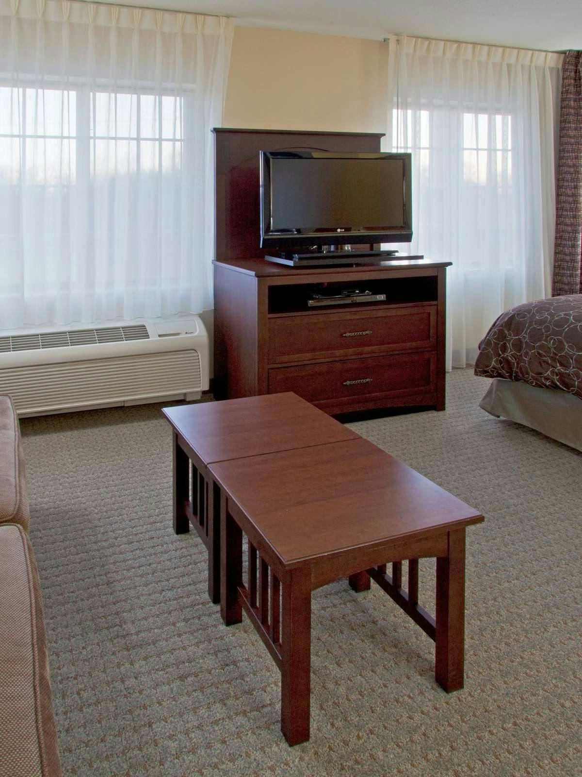 Hotel Staybridge Suites Fort Wayne photo 2