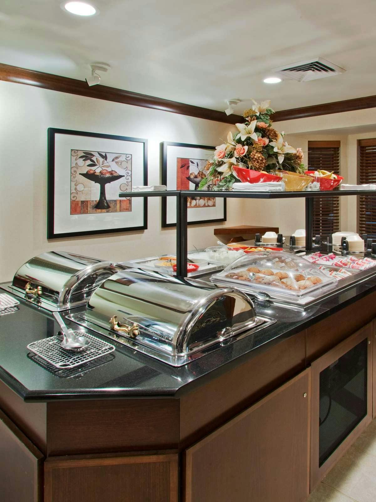 Hotel Staybridge Suites Fort Wayne photo 4