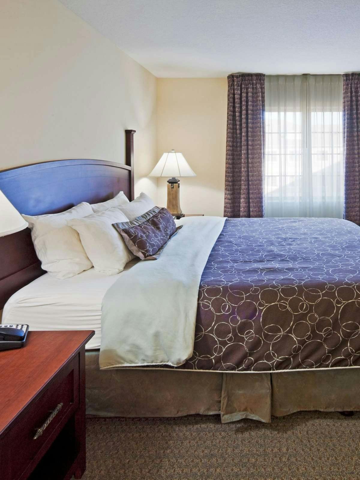 Hotel Staybridge Suites Fort Wayne photo 1