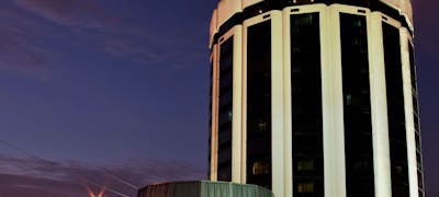 Holiday Inn New Orleans West Bank Tower
