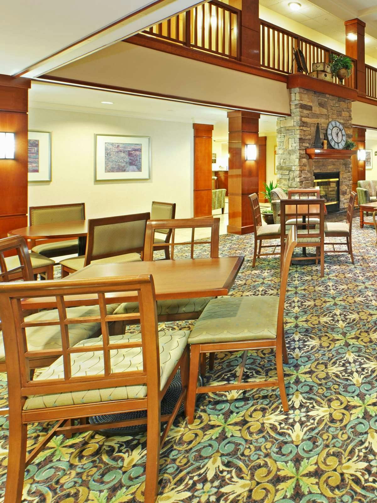 Hotel Staybridge Suites Fayetteville U of A photo 5