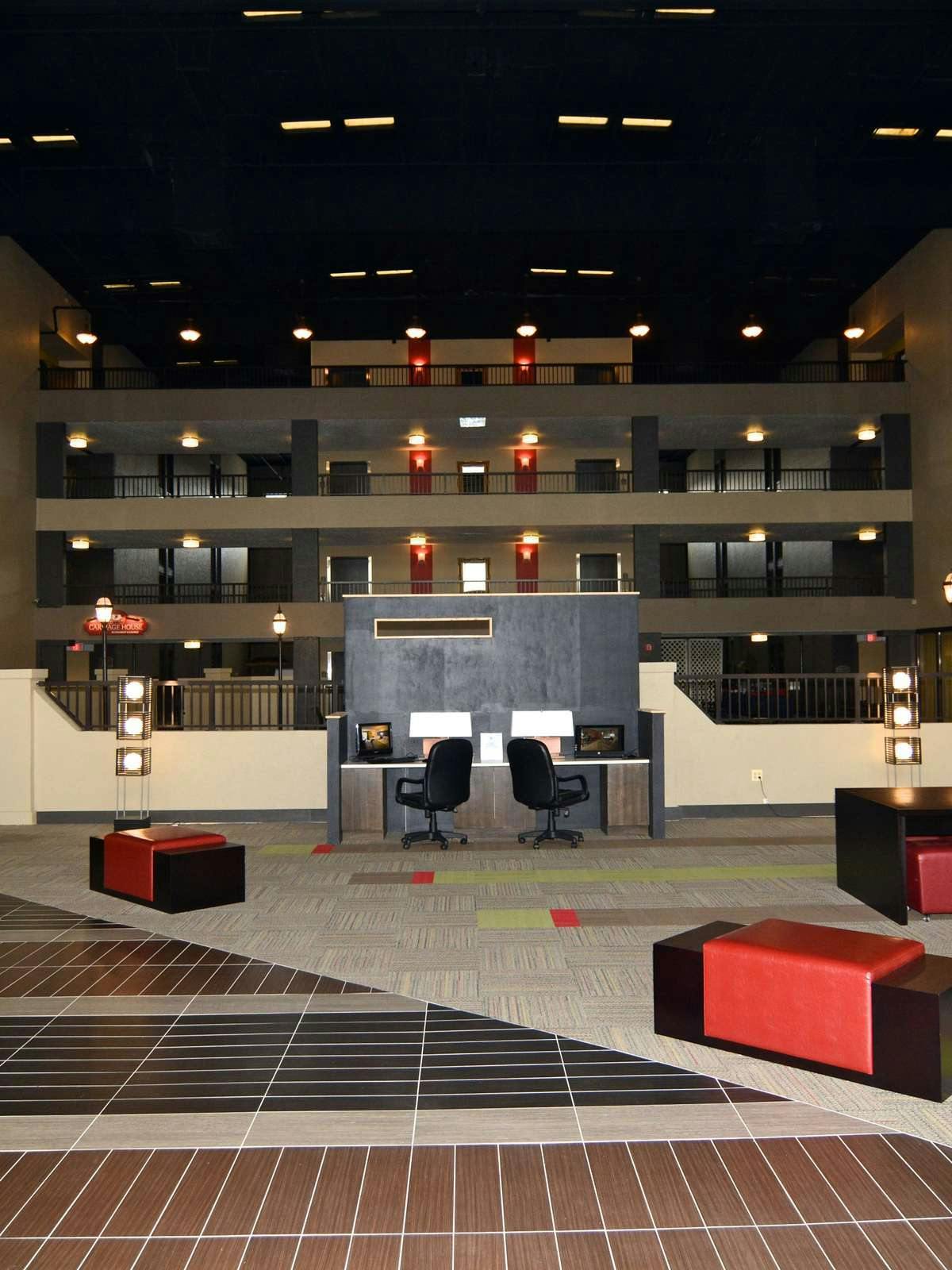Hotel Holiday Inn Morgantown photo 4